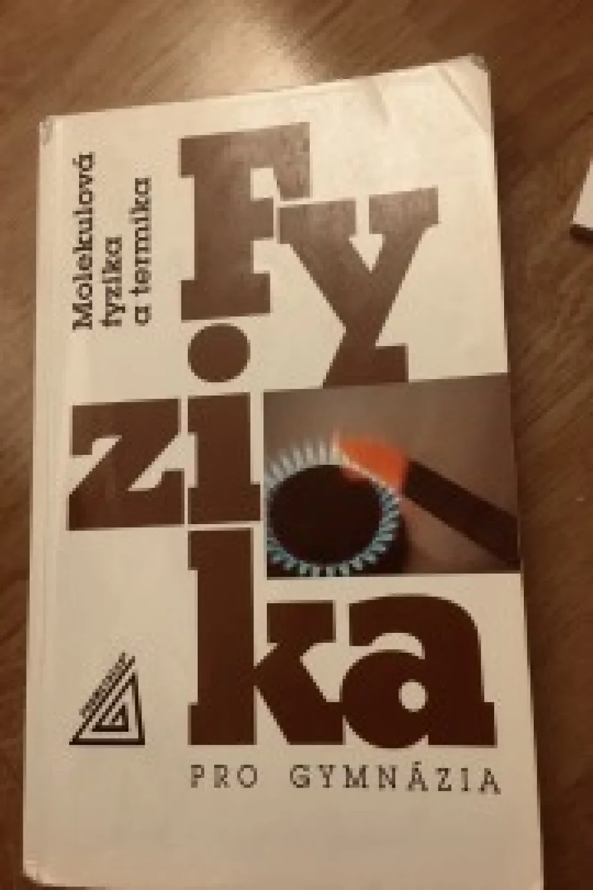 Fyzika, molekulova 