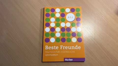 Beste Freunde A 1.1 (Lehrerhandbuch) - Učebnice pro učitele s odpověďmi, vhodné i pro studenty ke kontrole!